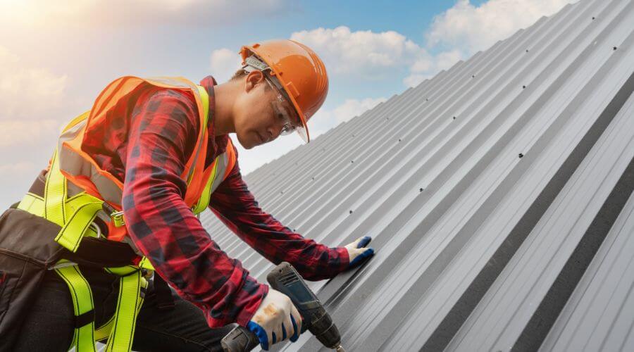 Professional gutter cleaning in Kemp, OK